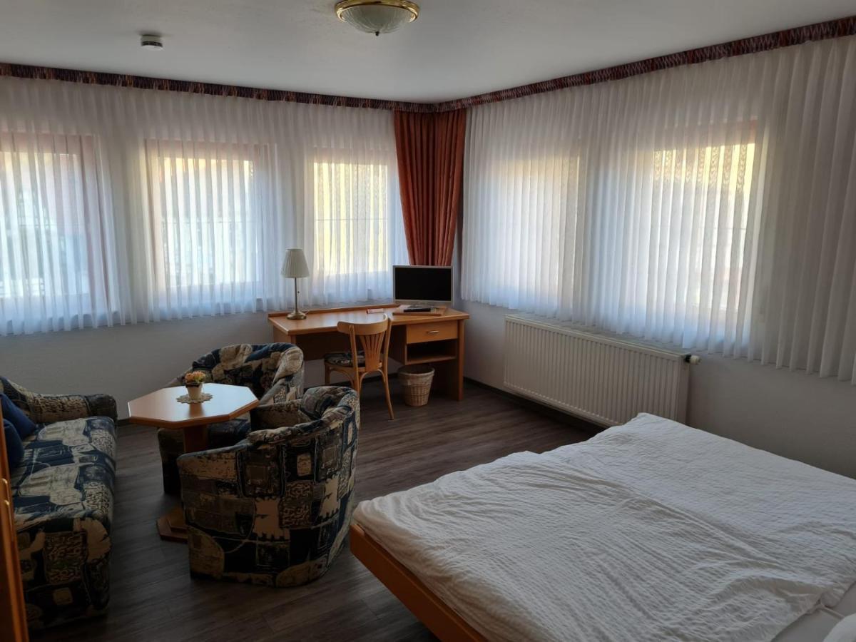 Pension Jung, Baeckerei-Konditorei & Cafe Ruhla Exteriör bild